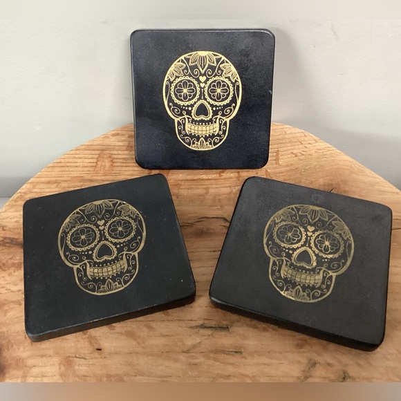 🟡 Day of the Dead - Black Marble Coaster Set with Gold Sugar Skull Design - 3 - Picture 1 of 13